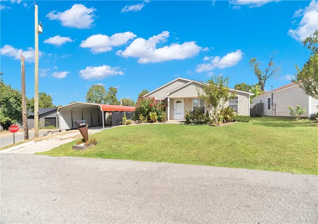 Photo 2 of Sale Pending at 13801 Saratoga Dr, Rogers, AR 72758 | MLS# 1361050 | Listing updated on 2026-09-11