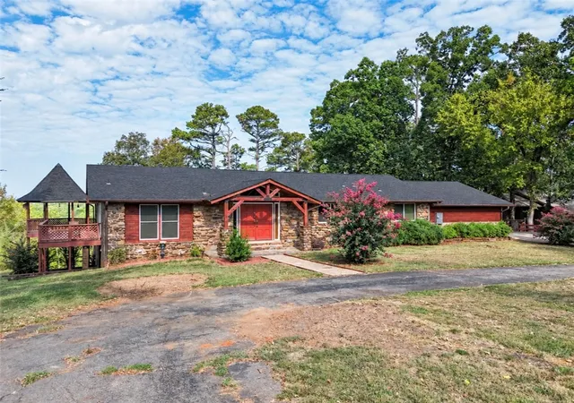 Photo 1 of Single family home for sale at 6 Briarwood Ln, Clarksville, AR 72830 | MLS# 1361354 | Listing updated on 2026-09-10