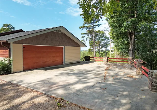 Photo 3 of Single family home for sale at 6 Briarwood Ln, Clarksville, AR 72830 | MLS# 1361354 | Listing updated on 2026-09-10