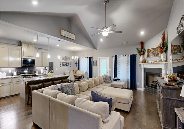 Photo 4 of Single family home for sale at 210 Holmes St, Prairie Grove, AR 72753 | MLS# 1361283 | Listing updated on 2026-09-13