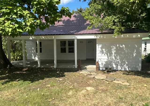 Photo 4 of Single family home for sale at 201 Walnut St, Marshall, AR 72650 | MLS# 1361364 | Listing updated on 2026-09-08