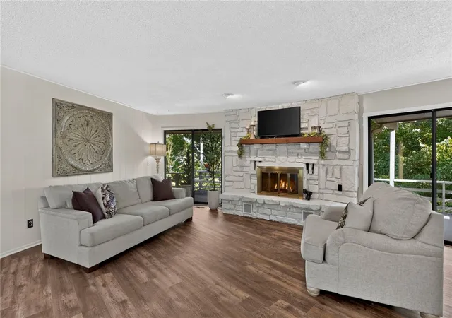 Photo 4 of Sale Pending at 8 London Dr, Bella Vista, AR 72715 | MLS# 1361348 | Listing updated on 2026-09-15