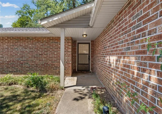 Photo 2 of Sale Pending at 4200 Navajo Ct, Springdale, AR 72764 | MLS# 1361357 | Listing updated on 2026-09-18