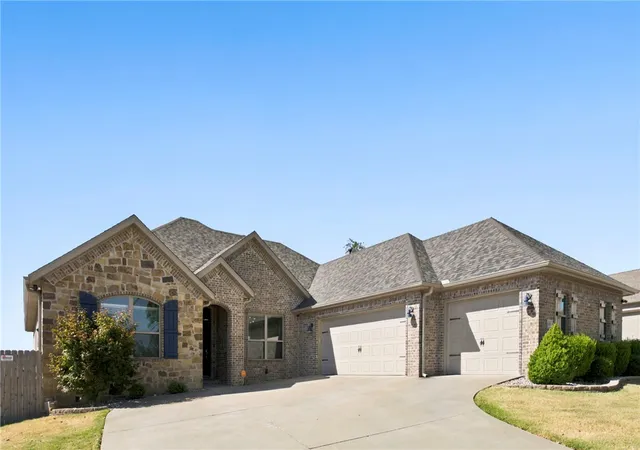 Photo 3 of Single family home for sale at 6305 Fair View Blvd, Bentonville, AR 72713 | MLS# 1361279 | Listing updated on 2026-10-17