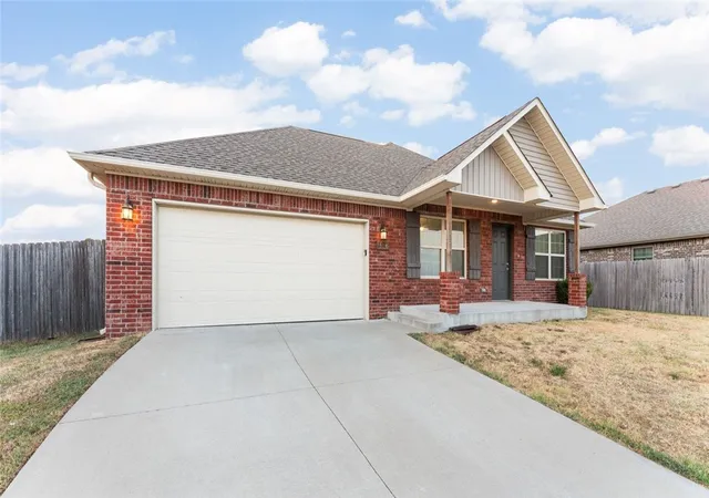 Photo 1 of Single family home for sale at 2108 Cheyenne Cir, Gentry, AR 72734 | MLS# 1361379 | Listing updated on 2026-09-08