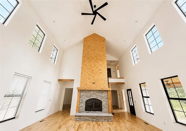 Photo 4 of Single family home for sale at 100 Builders Ln, Anderson, MO 64831 | MLS# 1361359 | Listing updated on 2026-09-08