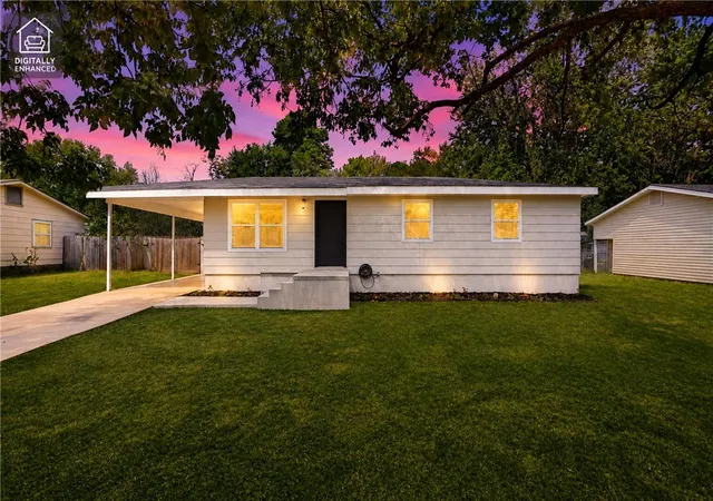 Photo 2 of Sale Pending at 2206 Dogwood Pl, Springdale, AR 72762 | MLS# 1361239 | Listing updated on 2026-09-15