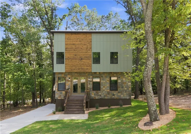 Photo 1 of Single family home for sale at 13989 Gentilly Rd, Rogers, AR 72758 | MLS# 1361281 | Listing updated on 2026-09-13