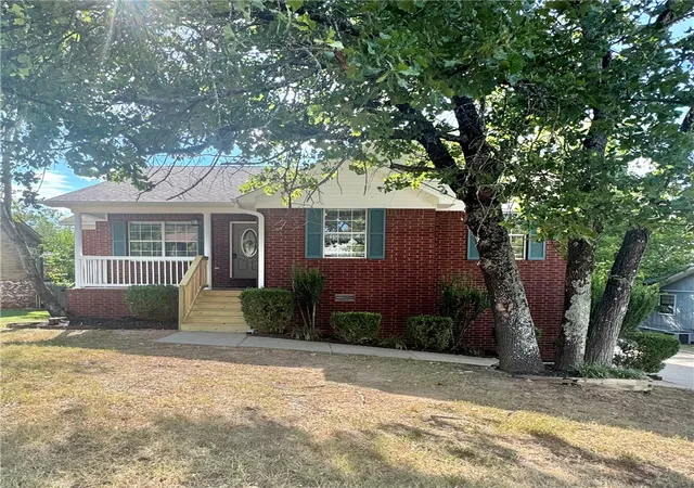 Single family home for sale at 216 Heather Ln, Russellville, AR 72802 | MLS# 1360944