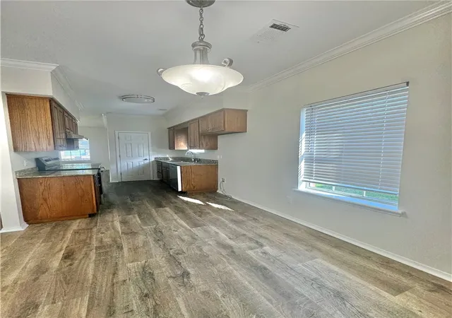 Photo 3 of Single family home for sale at 216 Heather Ln, Russellville, AR 72802 | MLS# 1360944 | Listing updated on 2026-09-08