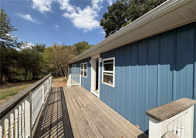 Photo 3 of Single family home for sale at 20884 N Lakeshore Dr, Springdale, AR 72764 | MLS# 1360933 | Listing updated on 2026-09-08