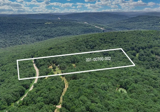 Photo 3 of Sale Pending at 11922 E Devils Den Rd, Winslow, AR 72959 | MLS# 1360921 | Listing updated on 2026-10-06
