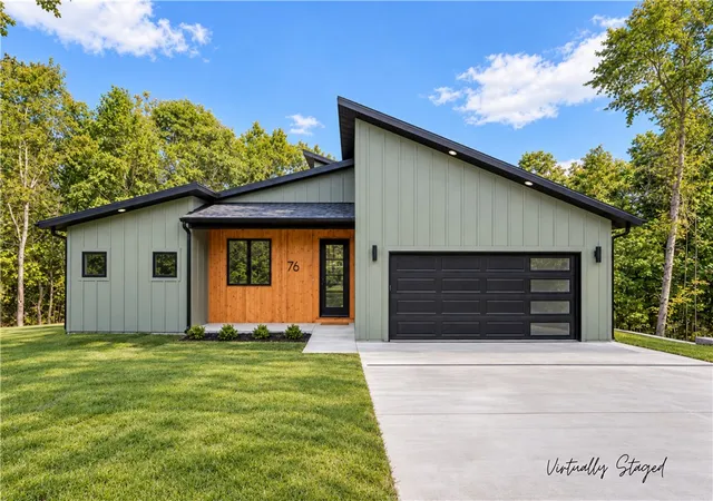 Photo 1 of Single family home for sale at 76 Cromarty Dr, Bella Vista, AR 72715 | MLS# 1361431 | Listing updated on 2026-10-20