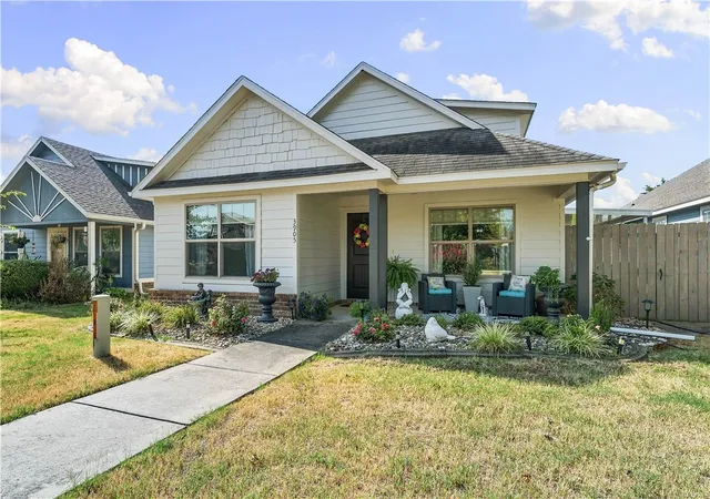 Photo 2 of Single family home for sale at 3905 Sw Ridgepointe Ave, Bentonville, AR 72712 | MLS# 1361398 | Listing updated on 2026-09-16