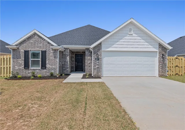 Single family home for sale at 414 Wharton St, Lowell, AR 72745 | MLS# 1361458