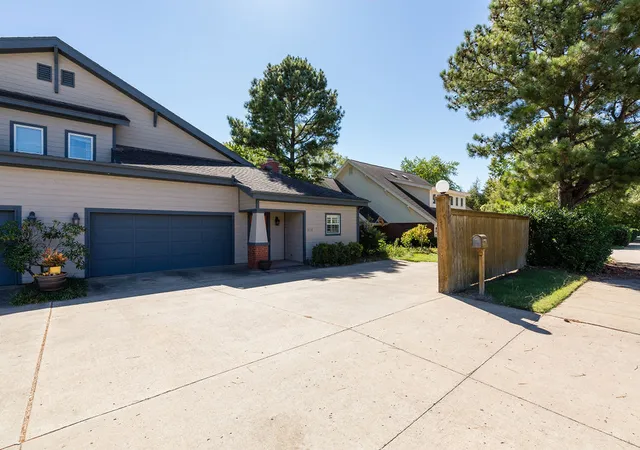 Photo 3 of Townhouse for sale at 2633 E Joyce Blvd, Fayetteville, AR 72703 | MLS# 1361170 | Listing updated on 2026-09-10