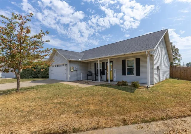 Photo 2 of Sale Pending at 1209 Brentwood Ln, Siloam Springs, AR 72761 | MLS# 1361023 | Listing updated on 2026-09-16