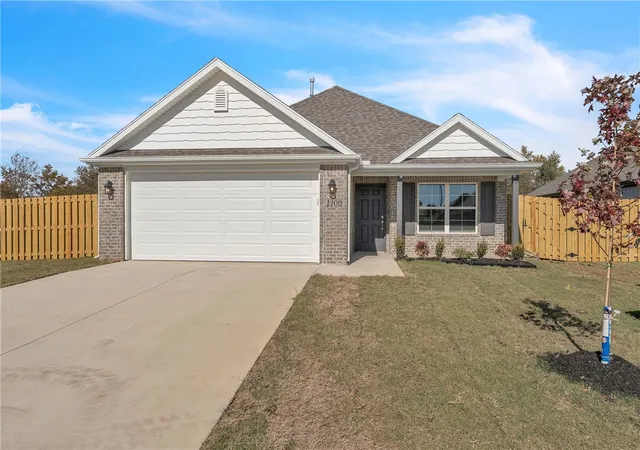 Photo 1 of Single family home for sale at 412 Wharton St, Lowell, AR 72745 | MLS# 1361473 | Listing updated on 2026-09-09