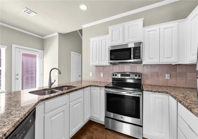 Photo 3 of Single family home for sale at 2402 Sw Juniper Ave, Bentonville, AR 72713 | MLS# 1361372 | Listing updated on 2026-10-21