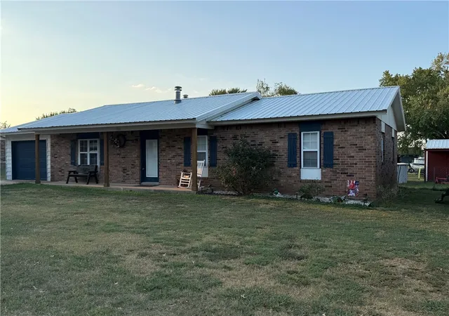 Photo 1 of Single family home for sale at 1101 W Walnut St, Stilwell, OK 74960 | MLS# 1361495 | Listing updated on 2026-09-29