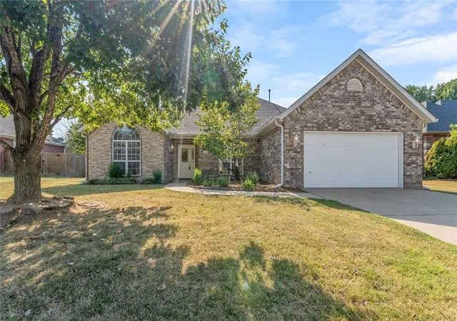 Photo 1 of Single family home for sale at 1243 S St Andrews Cir, Fayetteville, AR 72701 | MLS# 1361411 | Listing updated on 2026-10-06