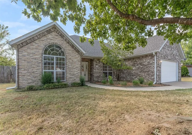 Photo 3 of Single family home for sale at 1243 S St Andrews Cir, Fayetteville, AR 72701 | MLS# 1361411 | Listing updated on 2026-10-06
