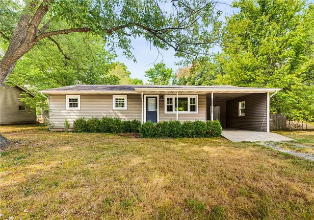 Photo 1 of Single family home for sale at 2324 Holly St, Fayetteville, AR 72703 | MLS# 1361512 | Listing updated on 2026-09-09