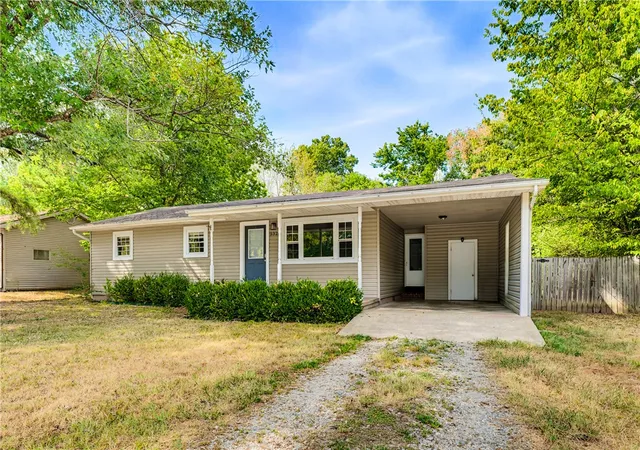 Photo 2 of Single family home for sale at 2324 Holly St, Fayetteville, AR 72703 | MLS# 1361512 | Listing updated on 2026-09-09