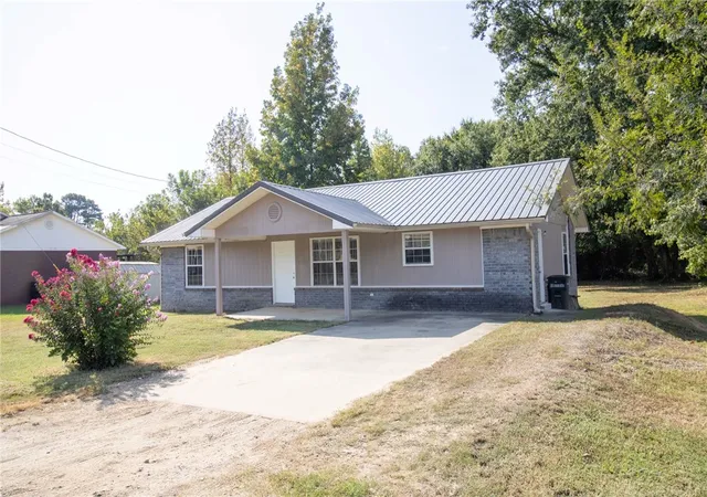 Single family home for sale at 91 Tillman St, Lamar, AR 72846 | MLS# 1361534