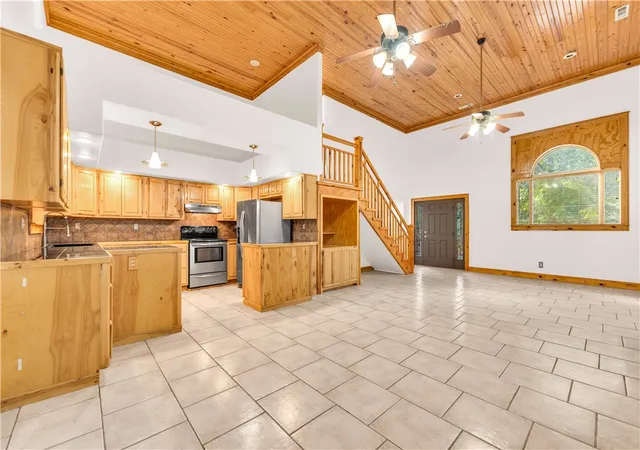 Photo 4 of Single family home for sale at 8907 Summer Shade Rd, Rogers, AR 72756 | MLS# 1361478 | Listing updated on 2026-09-09