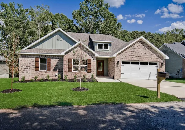 Photo 1 of Single family home for sale at 20 Hebrides Ln, Bella Vista, AR 72715 | MLS# 1361038 | Listing updated on 2026-09-09