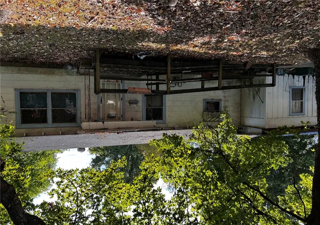 Photo 2 of Single family home for sale at 1325 S West Ave, Fayetteville, AR 72701 | MLS# 1361613 | Listing updated on 2026-09-10