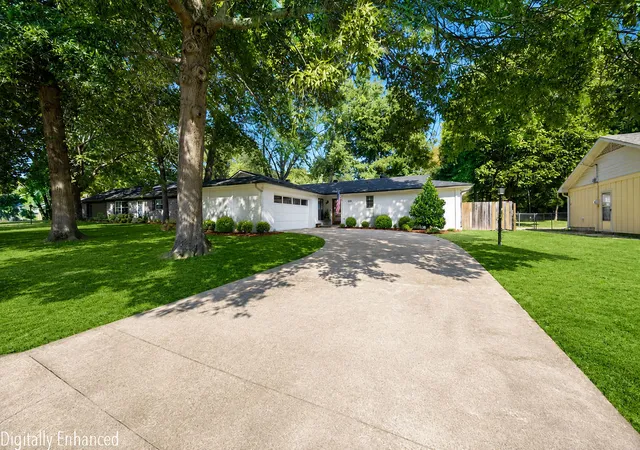 Photo 1 of Sale Pending at 1204 E Elm St, Fayetteville, AR 72703 | MLS# 1361524 | Listing updated on 2026-09-12