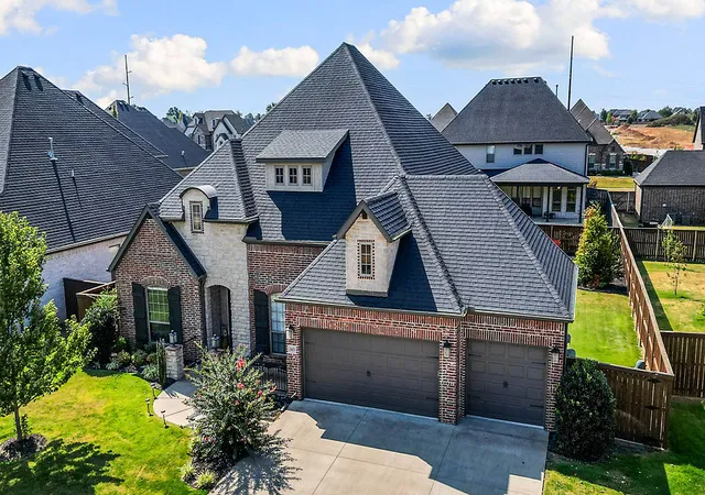 Photo 2 of Sale Pending at 1405 Sw Hamilton Ave, Bentonville, AR 72713 | MLS# 1361620 | Listing updated on 2026-09-16