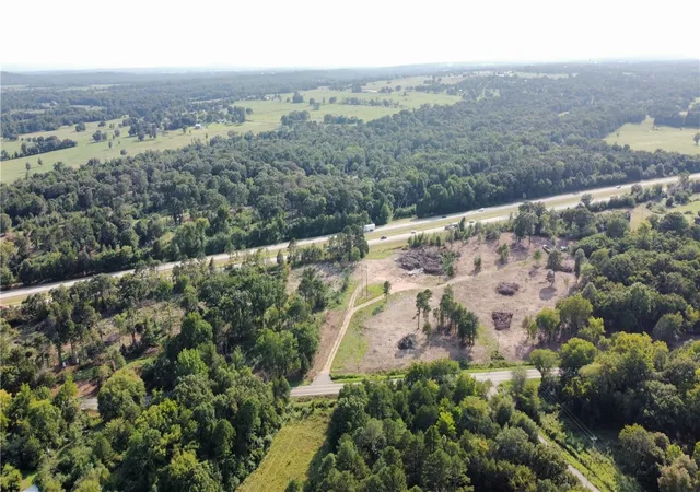 Photo 4 of House for sale at Ar 352, Clarksville, AR 72830 | MLS# 1361366 | Listing updated on 2026-09-10