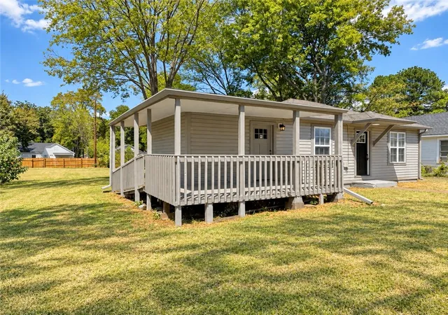 Photo 2 of Sale Pending at 415 E K Pl, Russellville, AR 72801 | MLS# 1361557 | Listing updated on 2026-09-14