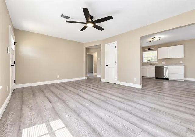 Photo 4 of Sale Pending at 415 E K Pl, Russellville, AR 72801 | MLS# 1361557 | Listing updated on 2026-09-14
