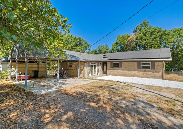 Photo 2 of Single family home for sale at 15607 Quail Rd, Fayetteville, AR 72704 | MLS# 1361307 | Listing updated on 2026-10-27