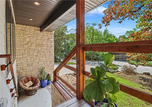 Photo 3 of Single family home for sale at 604 N Vinson Ave, Fayetteville, AR 72701 | MLS# 1361408 | Listing updated on 2026-10-27