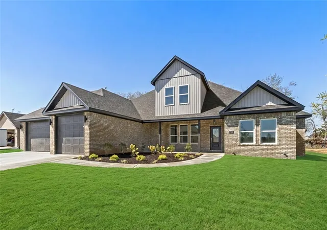 Photo 2 of Single family home for sale at 1361 Greyback Ln, Centerton, AR 72719 | MLS# 1361377 | Listing updated on 2026-10-21