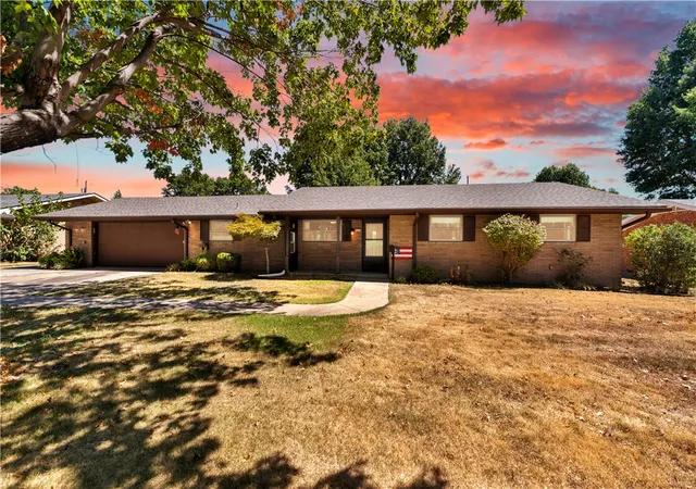 Photo 1 of Sale Pending at 1111 Ranch Dr, Springdale, AR 72762 | MLS# 1361562 | Listing updated on 2026-09-28