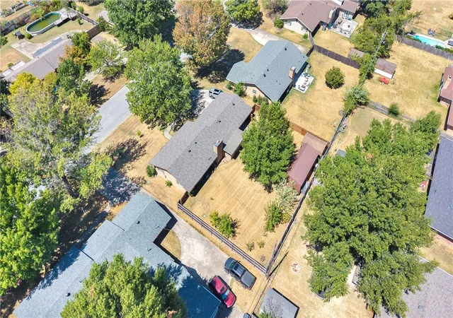 Photo 2 of Sale Pending at 1111 Ranch Dr, Springdale, AR 72762 | MLS# 1361562 | Listing updated on 2026-09-28