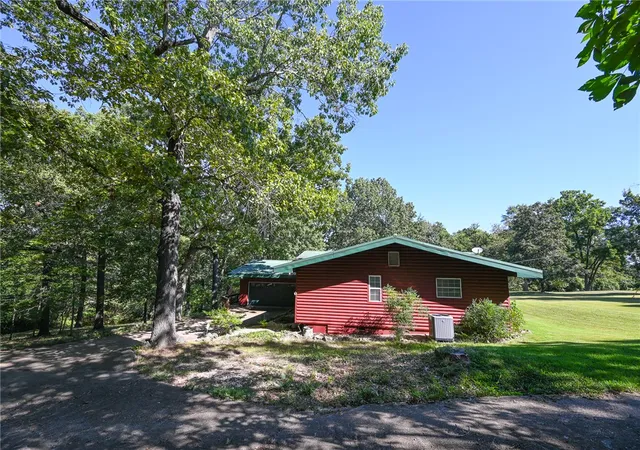 Photo 3 of Single family home for sale at 1535 Speer Dr, Harrison, AR 72601 | MLS# 1360656 | Listing updated on 2026-09-10