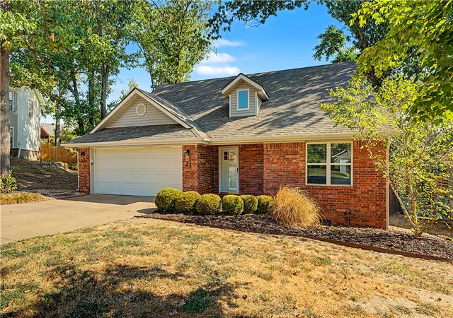 Photo 3 of Single family home for sale at 21 Greenridge Ln, Bentonville, AR 72712 | MLS# 1361674 | Listing updated on 2026-10-20