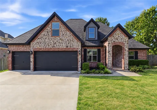 Photo 2 of Single family home for sale at 3906 W Lexington Dr, Rogers, AR 72758 | MLS# 1361504 | Listing updated on 2026-09-11