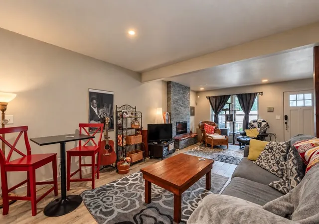 Photo 3 of Condo for sale at 31 Nantucket Dr, Bella Vista, AR 72715 | MLS# 1361255 | Listing updated on 2026-09-11