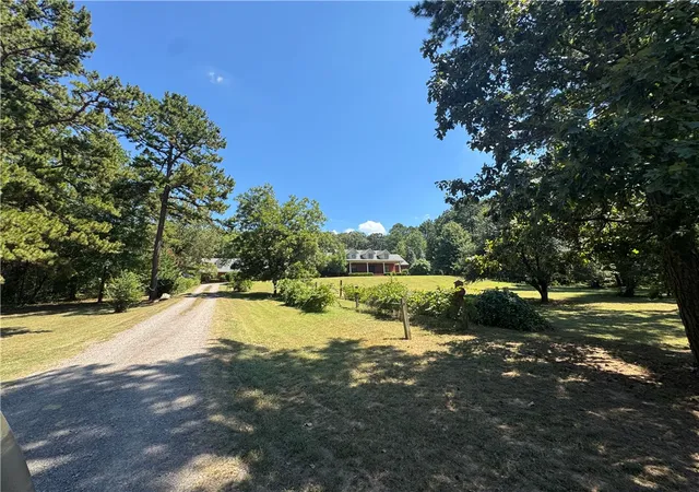 Photo 2 of Single family home for sale at 801 Alaskan Trl, Russellville, AR 72802 | MLS# 1361443 | Listing updated on 2026-09-11