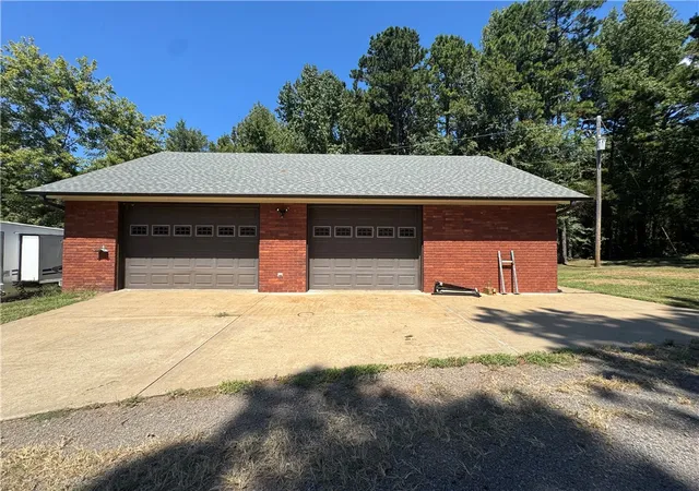 Photo 4 of Single family home for sale at 801 Alaskan Trl, Russellville, AR 72802 | MLS# 1361443 | Listing updated on 2026-09-11