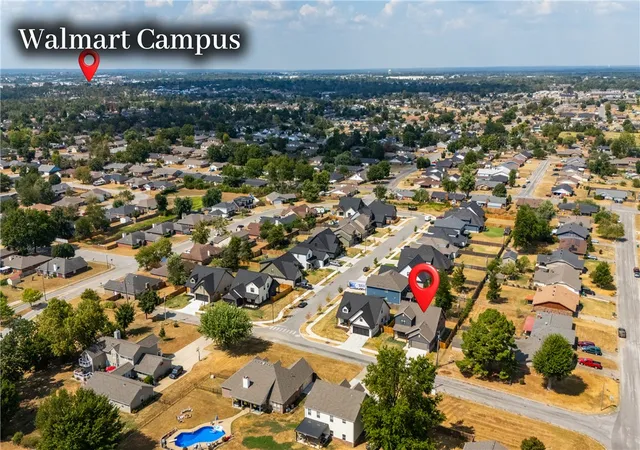Photo 3 of Single family home for sale at 2327 W Seminole Dr, Rogers, AR 72758 | MLS# 1361577 | Listing updated on 2026-09-19