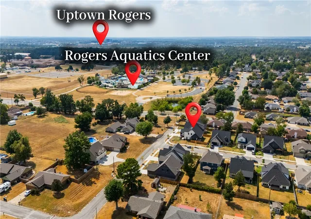 Photo 3 of Sale Pending at 2331 W Seminole Dr, Rogers, AR 72758 | MLS# 1361580 | Listing updated on 2026-10-06